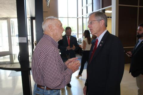 Article Image Alt Text