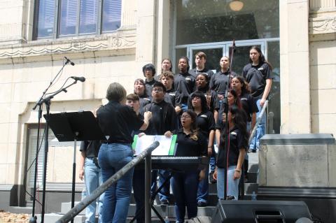 Article Image Alt Text