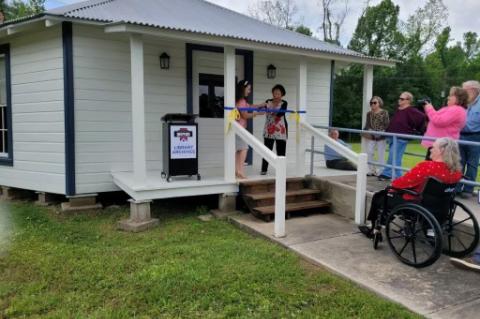 Article Image Alt Text