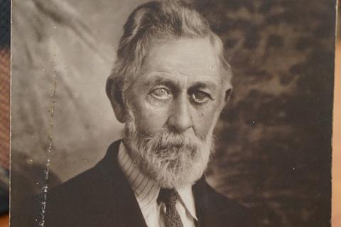 Article Image Alt Text