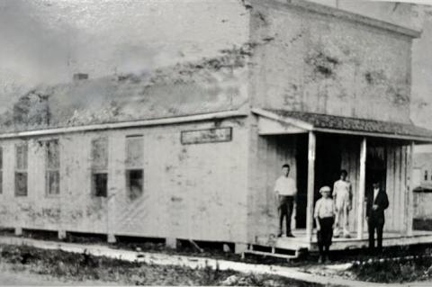 Article Image Alt Text