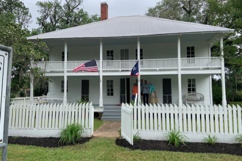 Article Image Alt Text