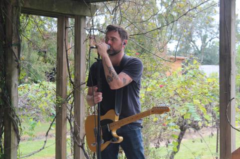 Article Image Alt Text